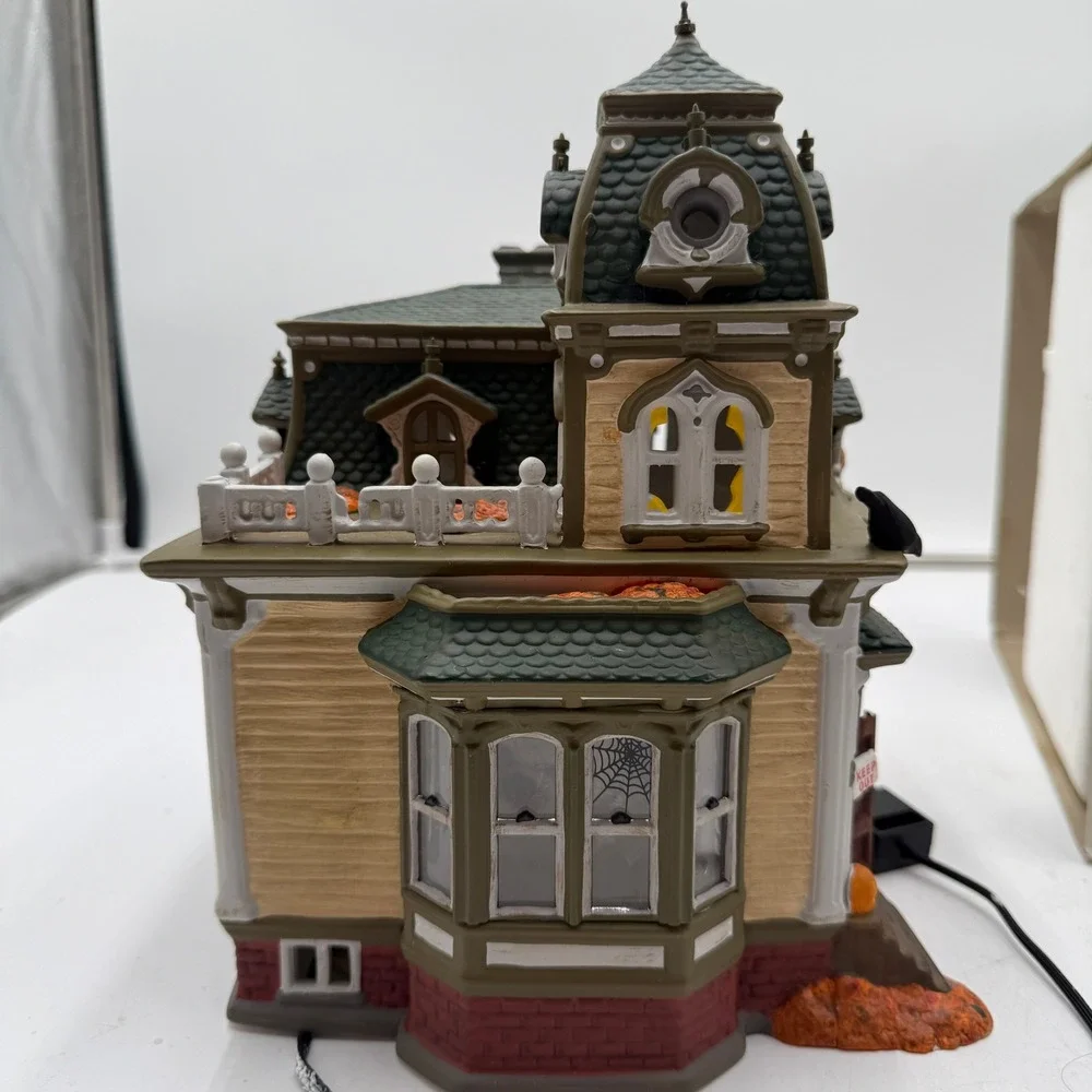 Dept 56 Haunted Mansion Snow Village 54935 With Box Tested Working